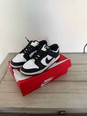 Nike dunk low panda